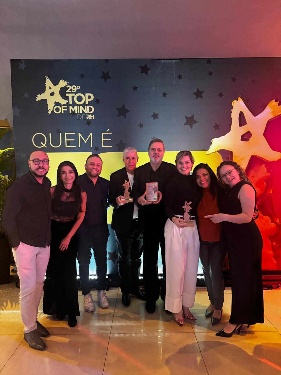 Equipe SinergyRH reunida na premiação do 29º Top of Mind de RH